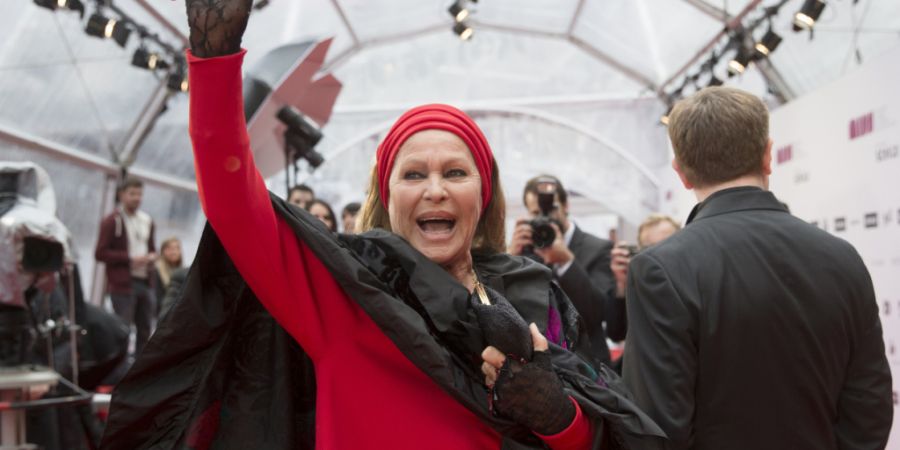 Die Filmlegede Ursula Andress hat ihrem verstorbenen Vermögensverwalter beschuldigt, ihr Vermögen veruntreut zu haben. Dabei geht es um 18 Millionen Franken. Jetzt wurde das Geld nach...