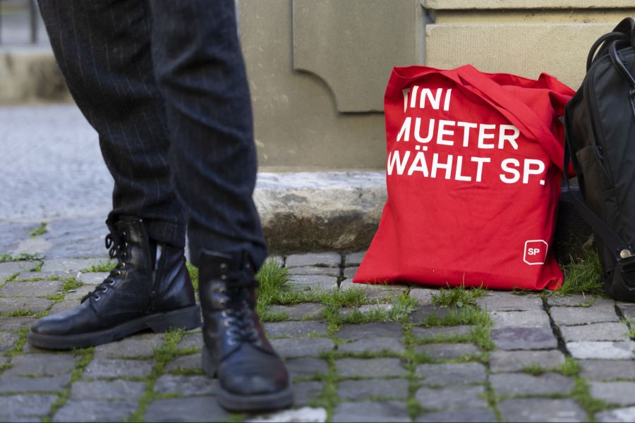 Denn die SP ist auf Kleinspenderinnen und Kleinspender angewiesen und erhält keine hohen Einzelspenden.