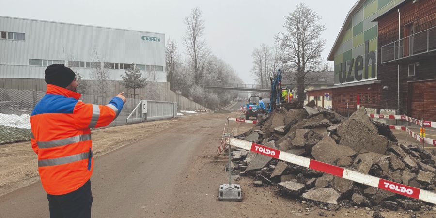 Baustelle Uzwil Geröll Asphalt