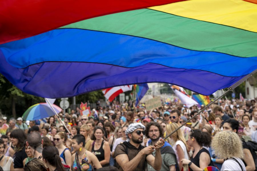 Gewalt gegen intergeschlechtliche, trans oder nicht-binäre Menschen kommt immer wieder vor.