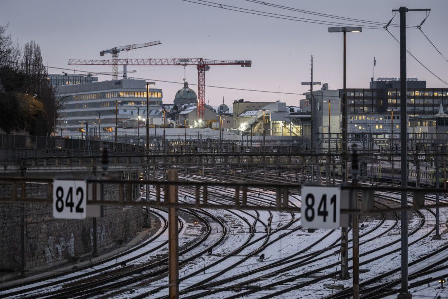 «Meteorologisch stehen uns weitere eisige Tage bevor – es bleibt also eine herausfordernde Zeit», sagt SBB-Mediensprecherin Carmen Hefti.