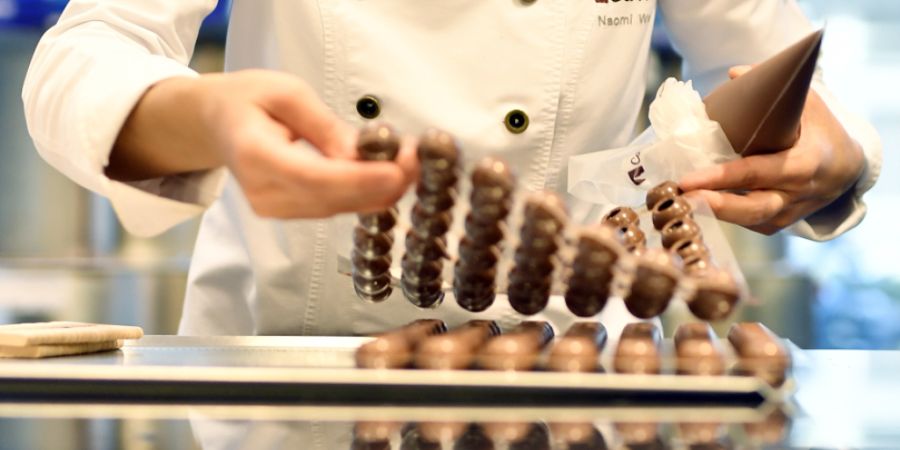 Der weltweit grösste Schokoladenhersteller Barry Callebaut hat im ersten Quartal des Geschäftsjahres 2025/26 deutlich weniger Schokolade verkauft. (Archivbild)
