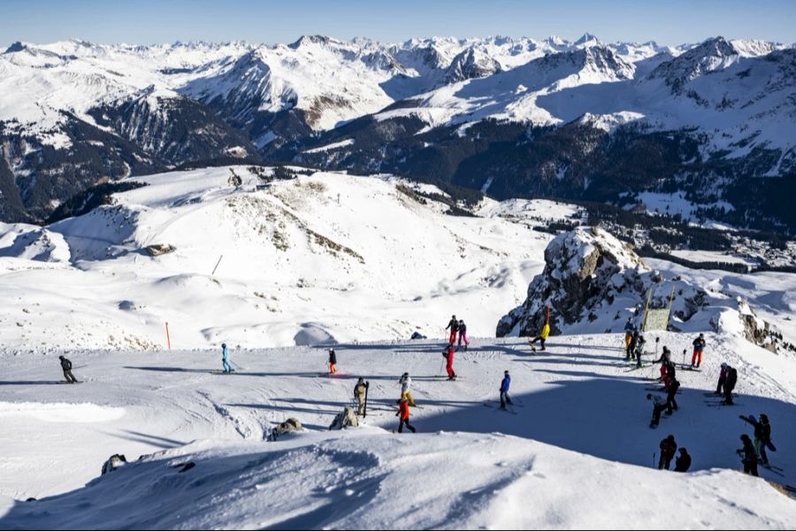 Auch im Skigebiet Arosa Lenzerheide GR finden regelmässig Stichproben an den Anlagen statt. Angaben zu allfälligen Strafen macht es nicht.