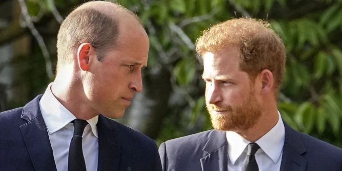Muss mit deutlich weniger Haaren auskommen: Prinz William. Prinz Harry