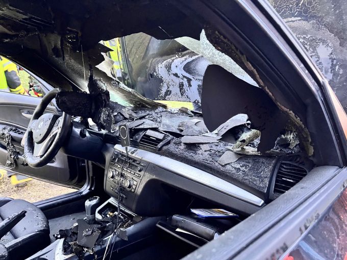 Am Auto entstand ein Totalschaden. Totalschaden