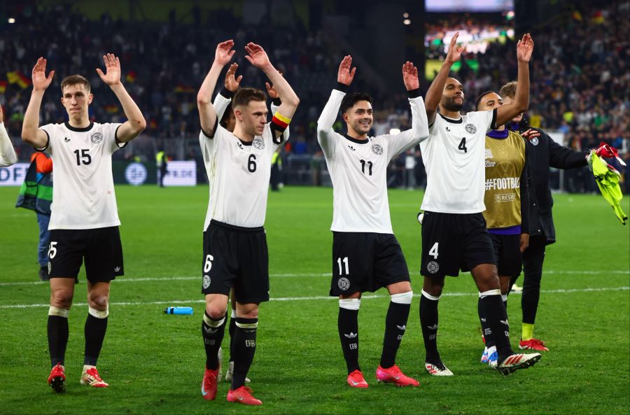 Deutschland jubelt nach dem Einzug in den Nations-League-Halbfinal.