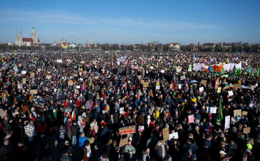 Luftaufnahmen zeigen das Ausmass der Proteste in der bayrischen Hauptstadt.