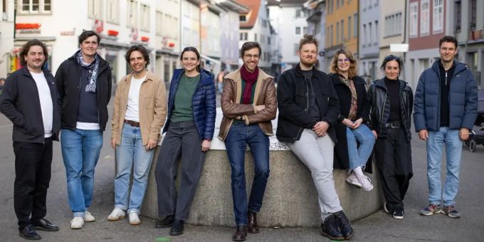 Die Menschen hinter WNTI (v.l.n.r.).: Silvan Gisler, Nick Eichmann, Elio Donauer, Gioia Jöhri, Tizian Schöni, Sebastian Galli, Melanie Widmer, Karin Landolt und Simon Jacoby. Menschen hinter WNTI