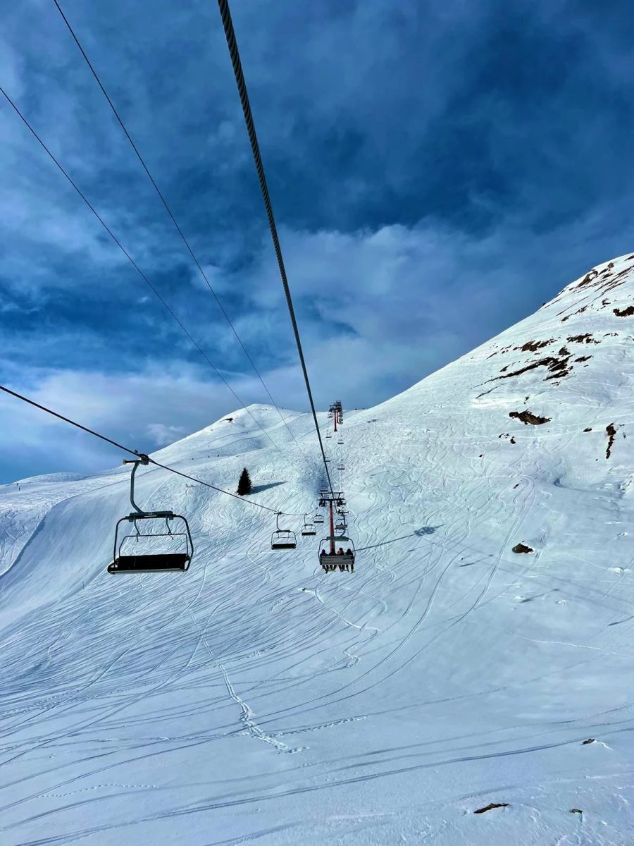 Wer den 419 Franken teuren Pass kauft, muss nur sechs Mal nach Gstaad kommen, um den Skipass herauszufahren.