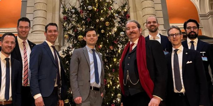 Nach Rekordhoch - Krypto-König lehrt das Parlament jetzt Bitcoin
