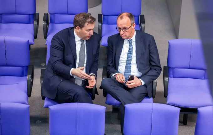 Die Vorsitzenden von SPD und CDU, Lars Klingbeil und Friedrich Merz. Lars Klingbeil Friedrich Merz