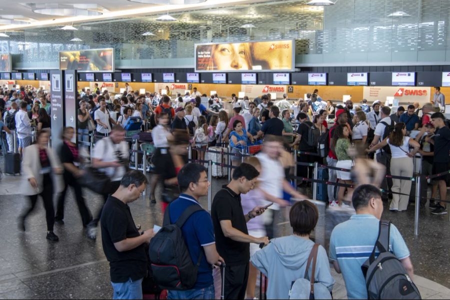 Dies, weil Französisch laut einer Analyse zu wenig gefragt sei, so die Flughafen Zürich AG.