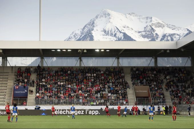 In der Stockhorn Arena in Thun finden drei EM-Spiele der Frauen statt. Stockhorn Arena