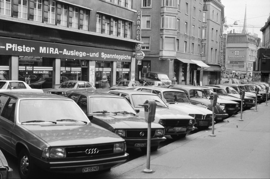 In den 80er-Jahren kostete Benzin in der Schweiz umgerechnet 3.50 Franken. (Bild: Zürich, 1981)