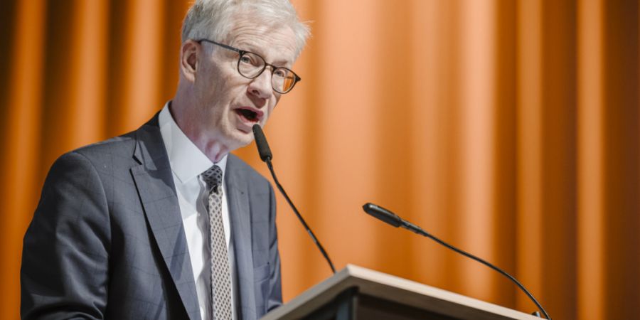 Präsentierte das neue Budget im Parlament: Freiburgs Finanzdirektor Jean-Pierre Siggen. (Archivbild)