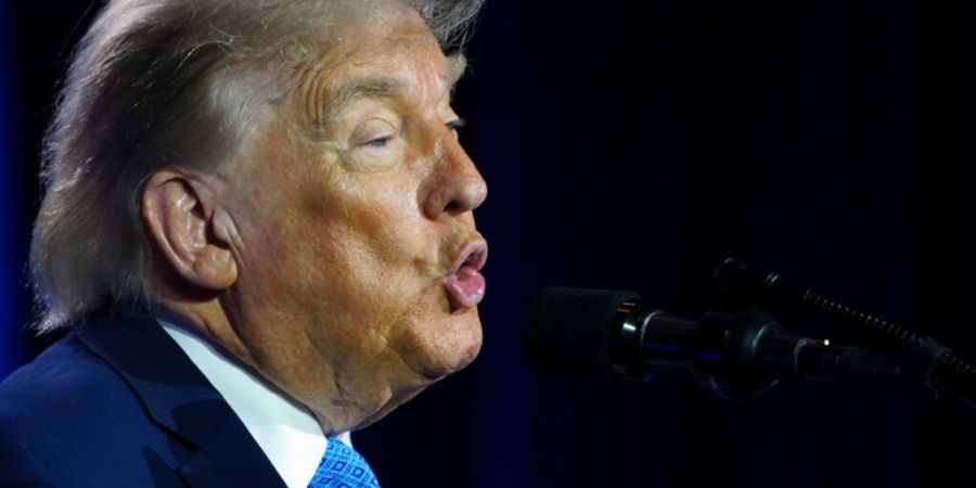 Seine Zolldrohung begründet US-Präsident Donald Trump diesmal damit, dass einige Länder in Europa kurz davor seien, Digitalabgaben zu beschliessen, die US-amerikanische Konzerne tref...
