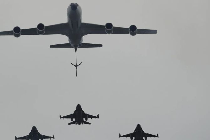 b-52-bomber
