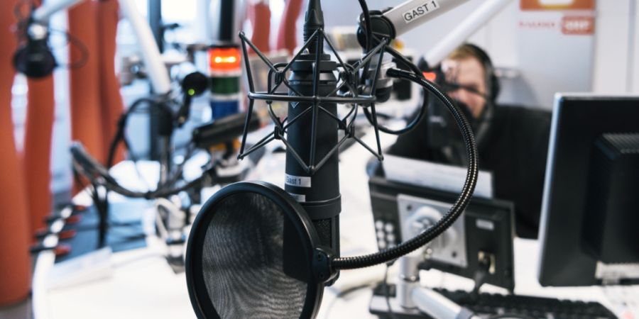 Die Medienaufsicht UBI hat Sendungen von SRF und RTS zur Corona-Impfung und Erbschaftssteuer gerügt: Die Beiträge seien zu einseitig gewesen und hätten die journalistische Sorgfaltsp...