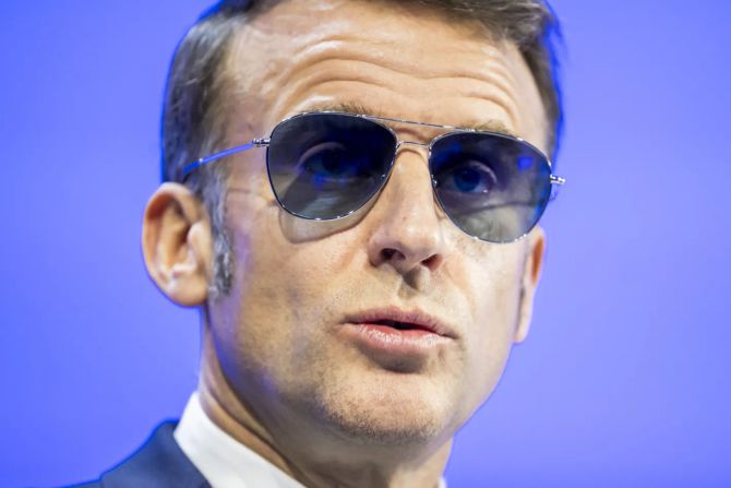 Macron Brille