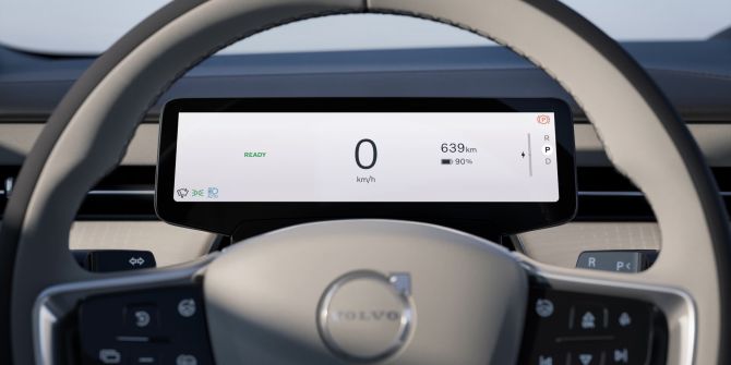 VOLVO ES 90 Cockpit