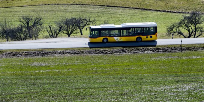 Eine Passagierin empfand die Fahrt mit dem Postauto alles andere als angenehm. (Symbolbild) Postauto