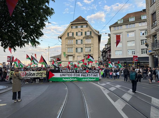 Die Demonstranten sind wieder unterwegs. ESC 2025
