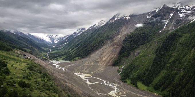 Das Dorf Blatten VS wurde von einem Bergsturz ausgelöscht. Auch an anderen Hängen in der Schweiz drohen Felsstürze und Co. Blatten
