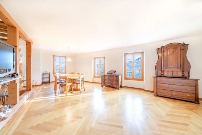So sieht das Wohnzimmer im Luzerner Schloss im oberen Bereich aus. luzerner schloss