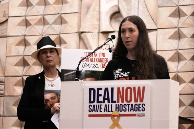 Die ehemalige Geisel Naama Levy setzt sich für ein Abkommen ein. geisel
