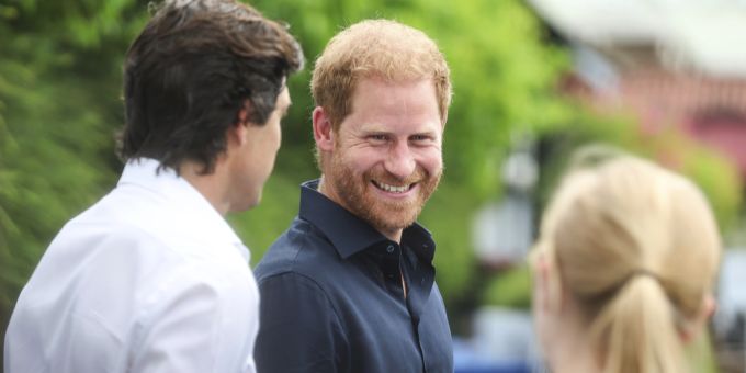 Prinz Harry kommt bei den Nachbarn gut an. Prinz Harry