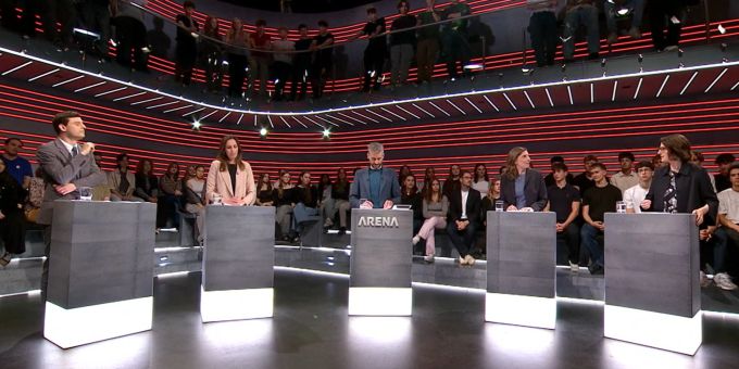 Heiratsstrafe-«Arena» - Wer zahlt drauf, wenn die Liebe offiziell wird? Heiratsstrafe-«Arena» - Wer zahlt drauf, wenn die Liebe offiziell wird?