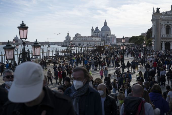 Venedig ist ein Magnet für Touristen und das ganze Jahr überfüllt. venedig