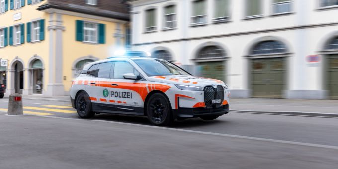 Rapperswil-Jona SG: Verkehrsunfall bei Flucht vor Polizei. Rapperswil-Jona SG