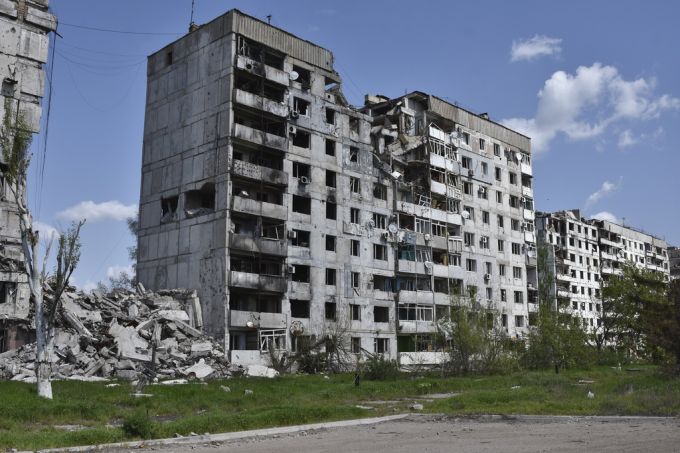 Ein von der Ukrainischen Armee zur Verfügung gestelltes Foto zeigt zerstörte Gebäude in der Umgebung von Saporischschja, am 24. April 2025. Ukraine-Krieg Saporischschja