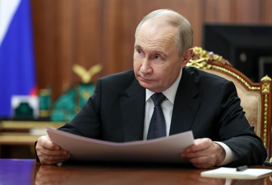 Beispielsweise ist für ihn klar, dass die von Wladimir Putin annektierte Krim russisch bleiben wird.