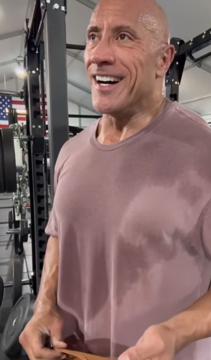 Dwayne «The Rock» Johnson schwitzt bei einer Trainingseinheit. Dwayne Johnson
