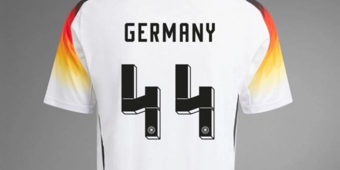 Adidas Germany 44