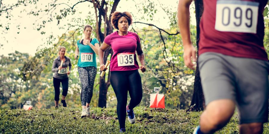 Wald Joggen multikulturell Frauen