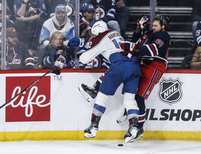 Nino Niederreiter spielt beim aktuell besten Team der NHL. Nino Niederreiter NHL