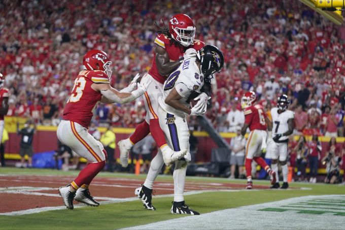 Die Fussspitze von Isaiah Likely ist im Aus. NFL