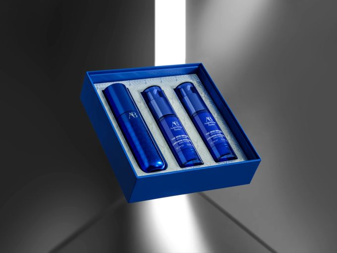 Die Skin Infusion ist eine 4-wöchige Intensiv-Reset-Kur, die speziell entwickelt wurde, um die Haut innerhalb kurzer Zeit tief zu regenerieren und sichtbar zu verjüngen. Augustinus Bader 4 Wochen Kur Skin Infusion