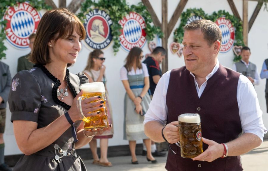 Sportchef Max Eberl mit seiner Frau Natascha Fruscella.