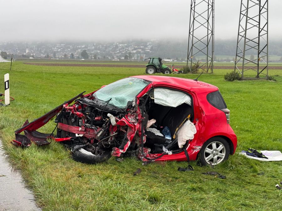 Eine Frau und ihr Kind wurden schwer verletzt mit der Rega ins Spital geflogen.