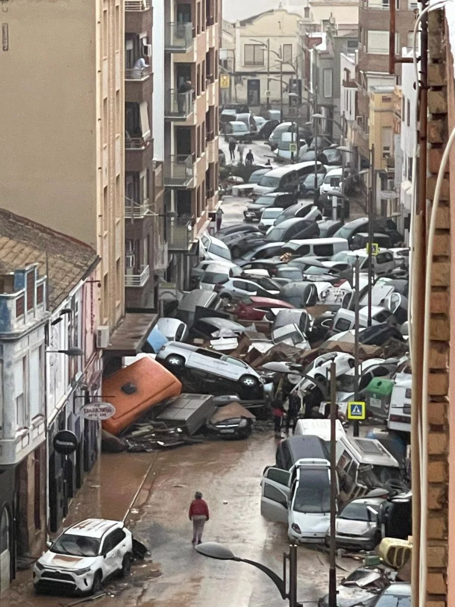 Strasse Valencia Autos Unwetter