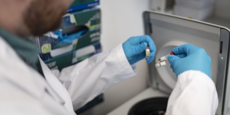 Gelder aus dem vom Basler Parlament geforderten Abgabefonds soll unter anderem für die PFAS-Forschung eingesetzt werden. (Archivbild)