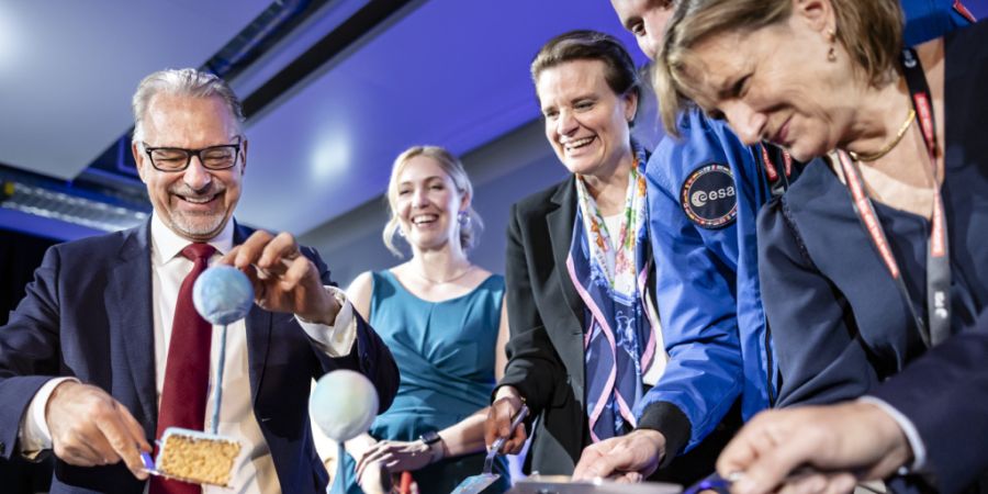 Lieber kein Alleingang: Wenn es um Forschung und Innovation geht, pflegt die Schweiz enge Beziehungen zu ihren europäischen Partnern. Davon zeugen auch die knapp 1300 Projektkooperatio...