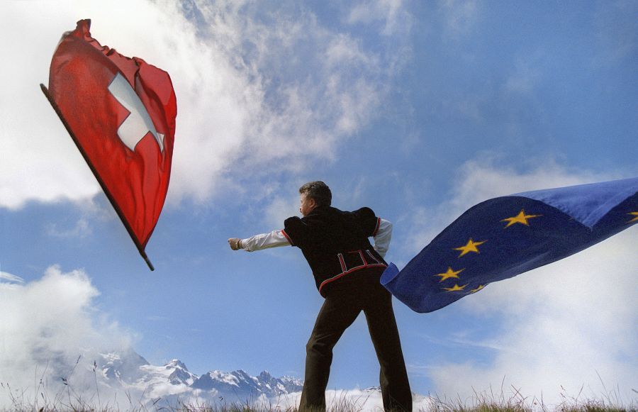 Schweiz EU Fahnen