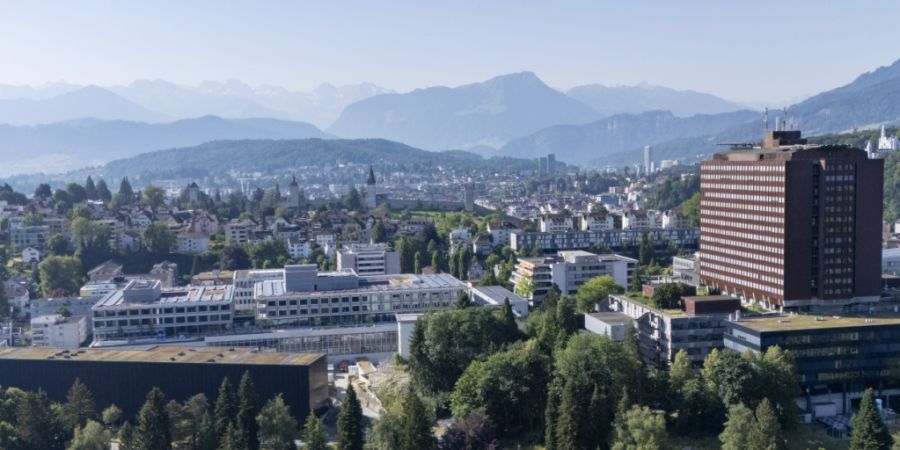 Gegen den medizinischen Leistungsauftrag für Speiseröhren-Operationen am Luzerner Kantonsspital gibt es Widerstand vom Krankenkassenverband Prio Swiss. (Symbolbild)