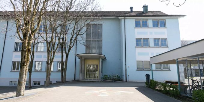 Die Schulanlage Schwerzi in Freienbach. Die Schulanlage Schwerzi in Freienbach.