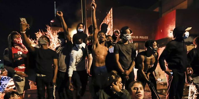Seit Monaten kommt es in den USA immer wieder zu brutalen Protesten gegen die Polizeigewalt gegen Afroamerikaner. Afroamerikaner